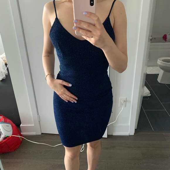 Backless ❤️ - Picture 3 of 5